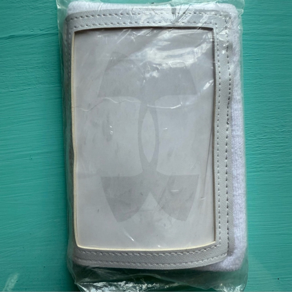 Under Armour Youth White Football Playmaker Wristband - Picture 2 of 3